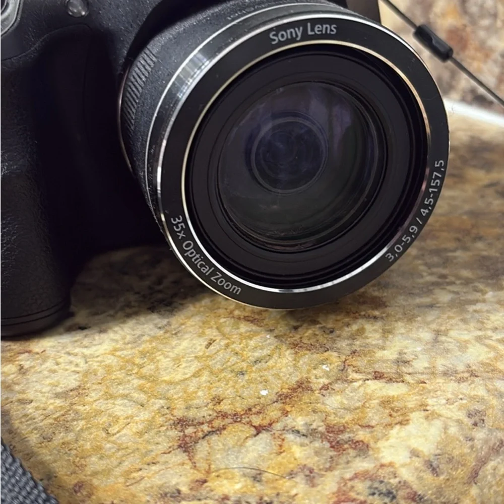 Sony Cyber-shot Digital Camera Black